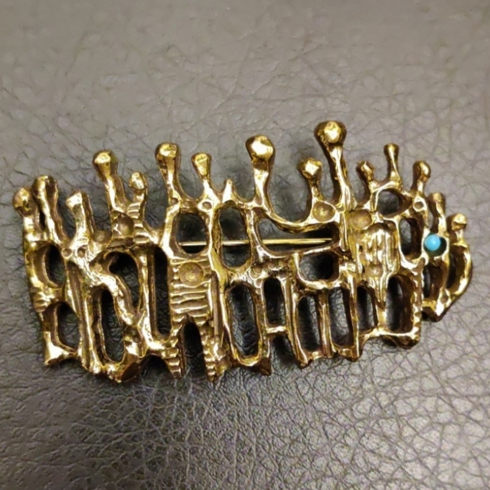 Modernist brutalist brooch by Aharon Bezalel